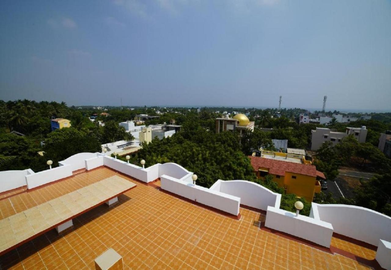 Hotel Castle Manor - Auroville Beach Pondicherry Bagian luar foto