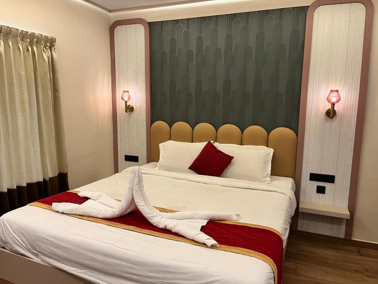 Hotel Castle Manor - Auroville Beach Pondicherry Bagian luar foto